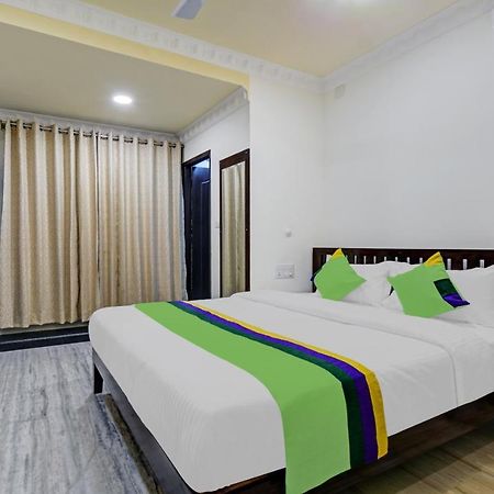 Treebo Jheel Mahal Hotel Udaipur Eksteriør billede