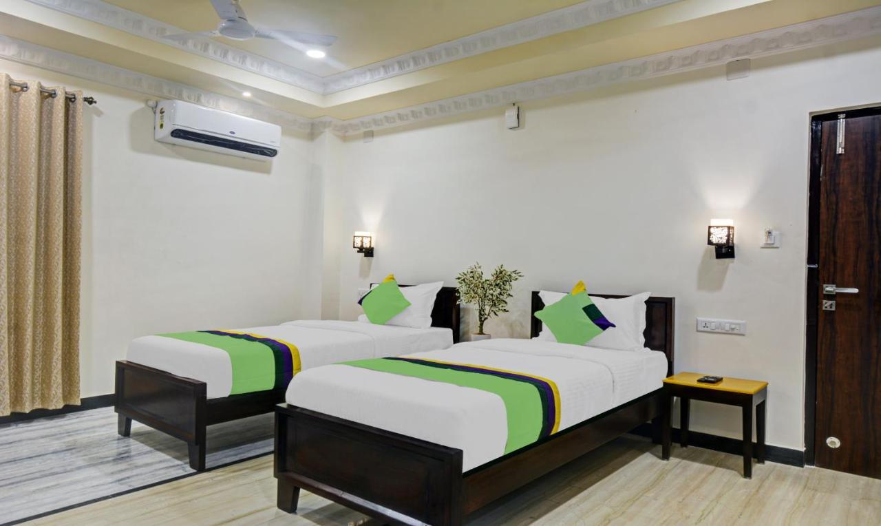 Treebo Jheel Mahal Hotel Udaipur Eksteriør billede