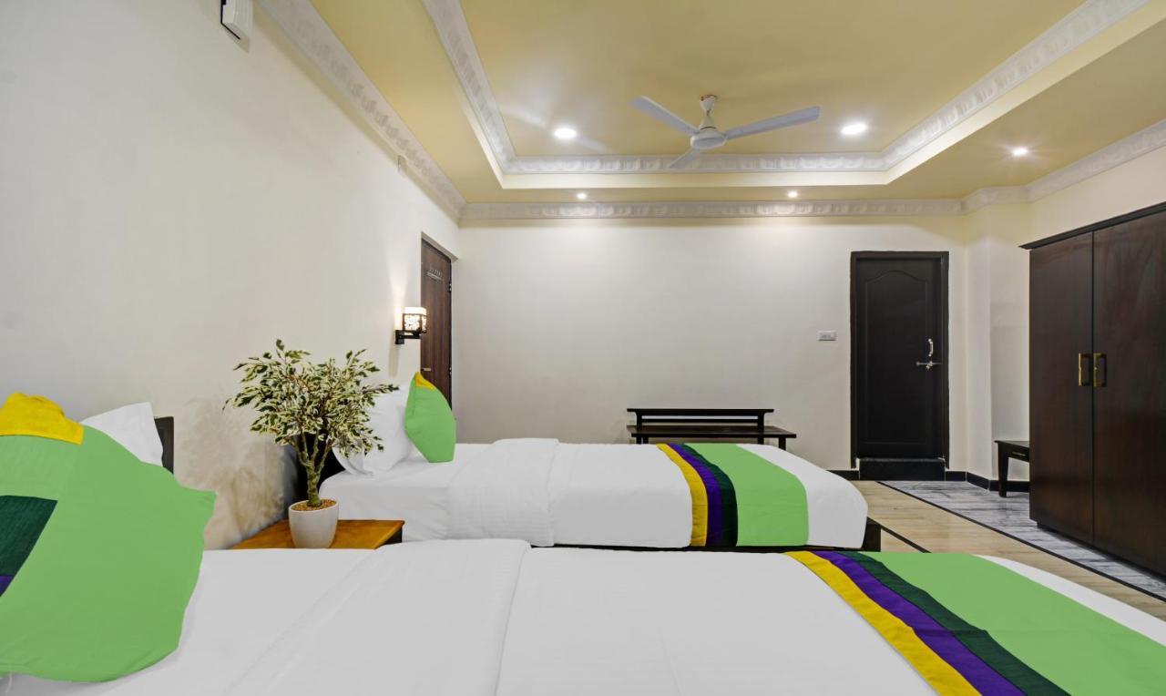 Treebo Jheel Mahal Hotel Udaipur Eksteriør billede