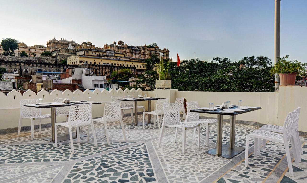 Treebo Jheel Mahal Hotel Udaipur Eksteriør billede